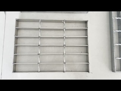 ISO9001 κομμένος οδοντωτά οριζόντια γαλβανισμένος Driveway μετάλλων κιγκλιδωμάτων διάβασης πεζών χάλυβα cOem αγωγών