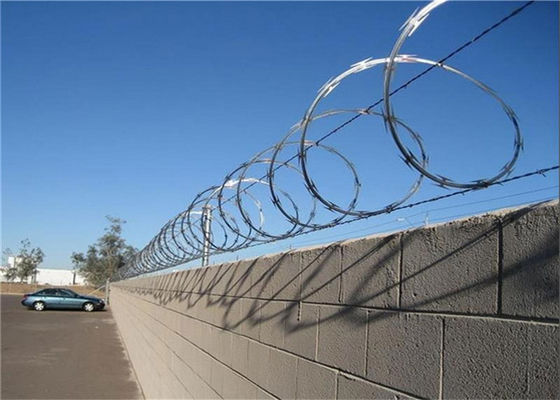  304 Stainless Steel Razor Wire , Concertina Coil Fencing BTO-22 / CBT-65