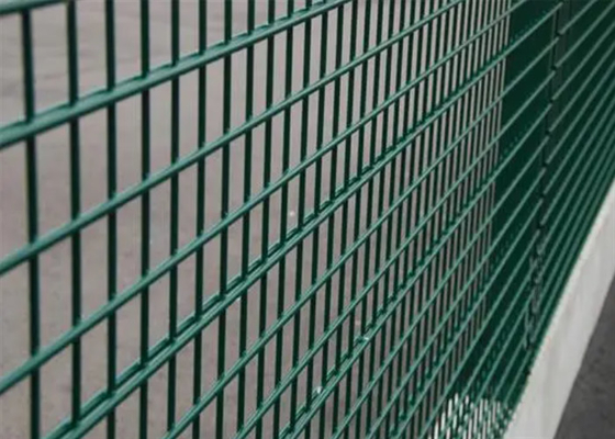 1.2m-3.0m χαμηλού άνθρακα χάλυβα Pvc επικαλυμμένο διπλό σύρμα φράχτης για το κοινό 1.8 * 2.5m