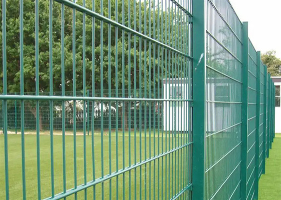 8/6/8mm 60*60*2.0mm Post ανθεκτικό διπλό βρόχο σύρμα φράχτη για το σπίτι / πάρκο