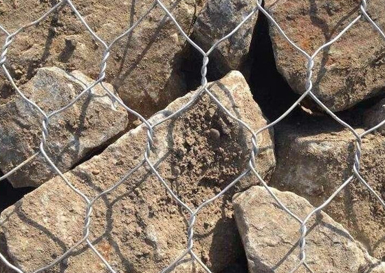 Ζεστό βύθιση Ζαλβανισμένη πέτρα κλουβί Gabion κουτί 60 * 80mm Για τοίχο υποστήριξης