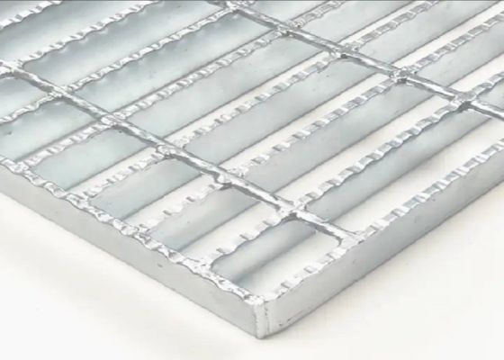 Durable Steel Walkway Grating Anti Corrosive Non Slip Flooring