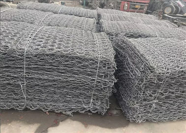 Γεμισμένα καλάθια πλέγματος καλωδίων Gabion διατηρώντας τοίχων βράχος