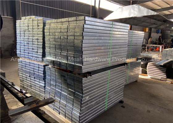 Blockwork εσωτερικό ανώφλι 153mm παραθύρων διατρυπημένο πλέγμα καλωδίων