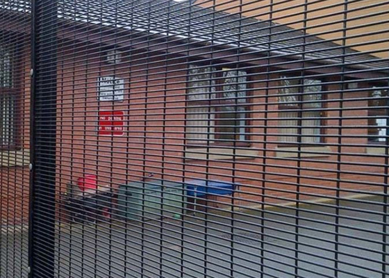 Χάλυβας χαμηλού άνθρακα 358 ασφάλεια που περιφράζει το πλέγμα Weled για τον αερολιμένα/τον υψηλό τρόπο 76.2*12.7mm